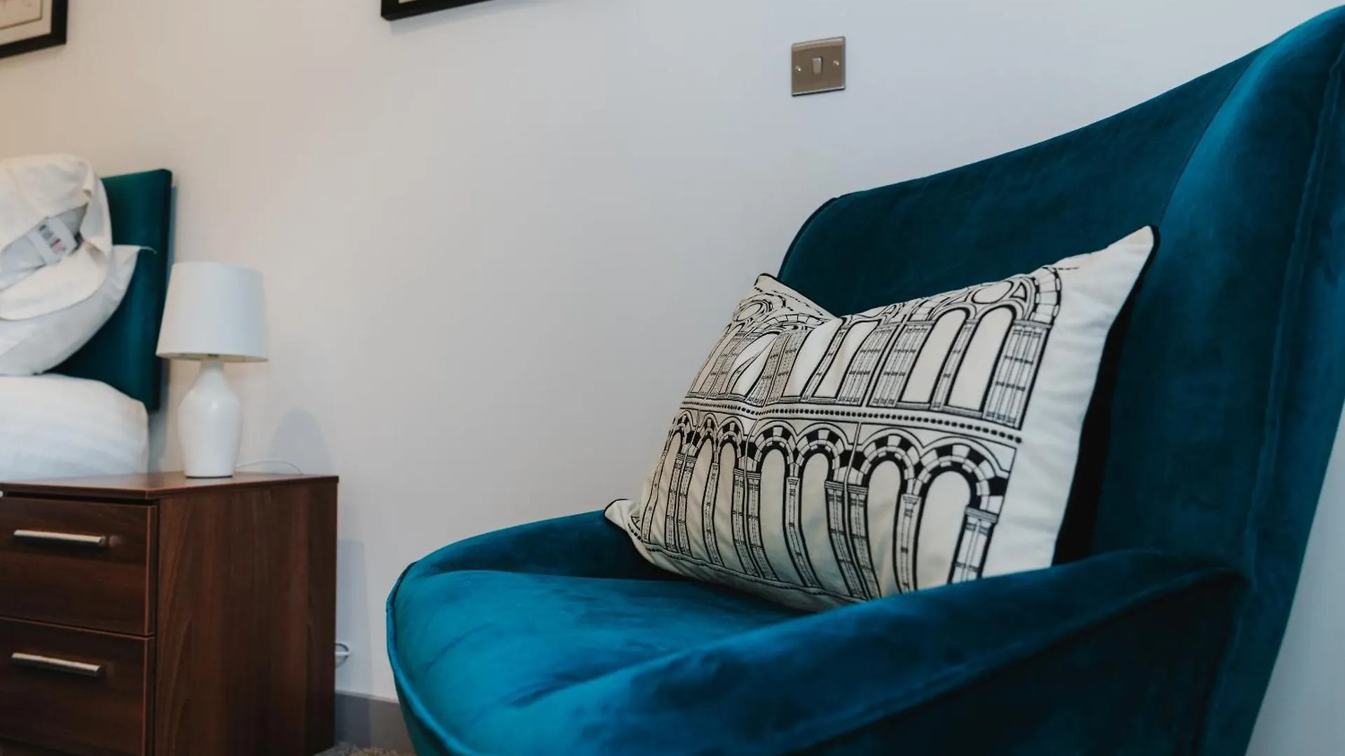 George House Modern Apartments By Vichy Kingston upon Hull 0*,