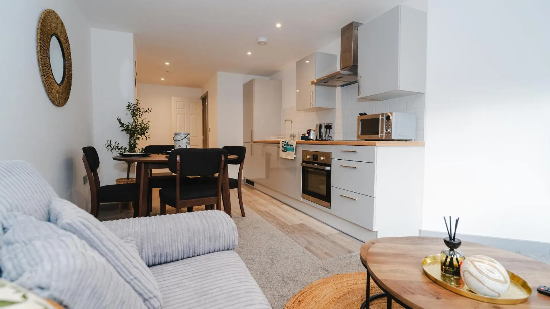 Bed & Breakfast George House Modern Apartments By Vichy Kingston upon Hull
