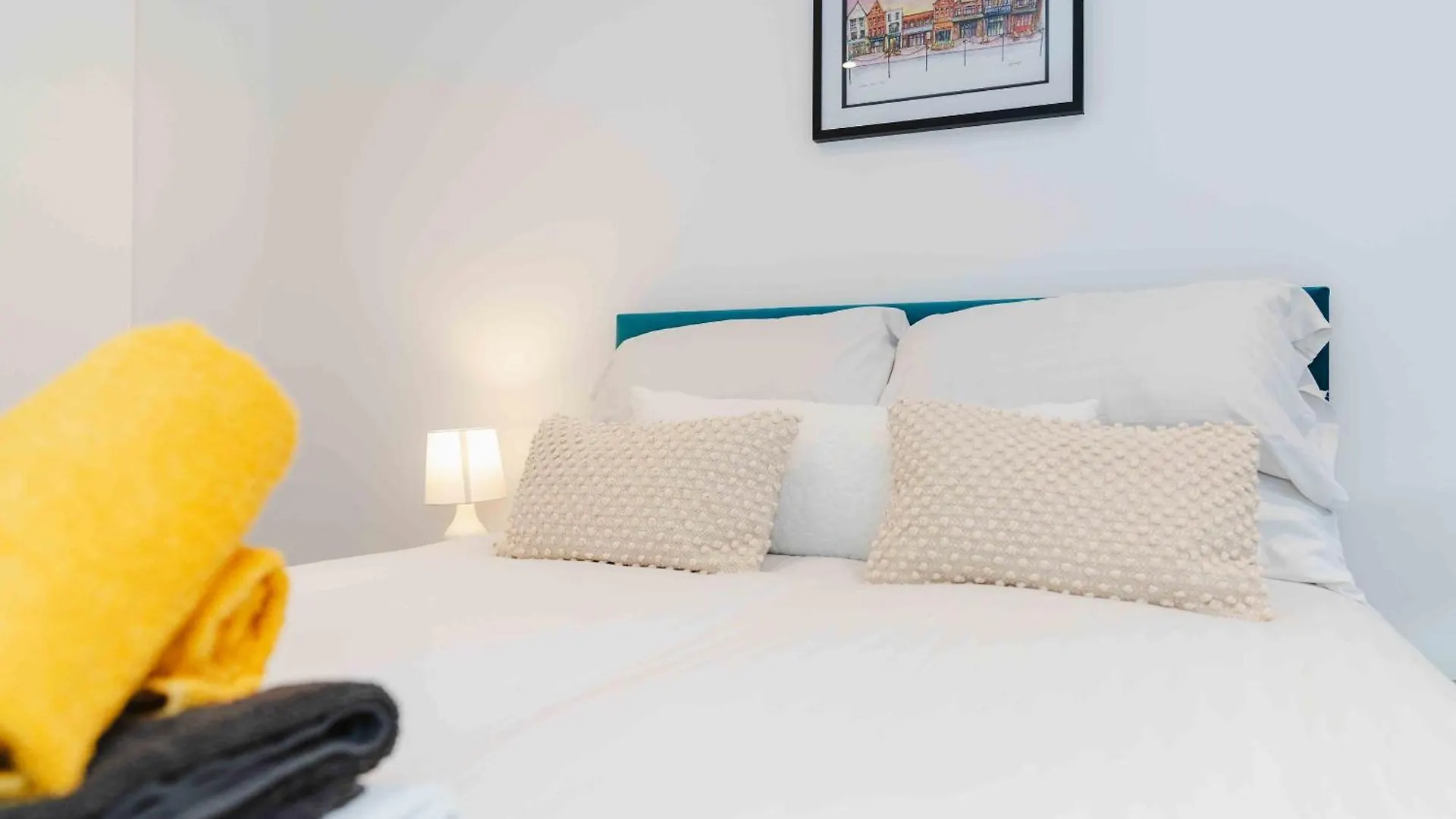 فندق مبيت وإفطار كينغستون أبون هول George House Modern Apartments By Vichy